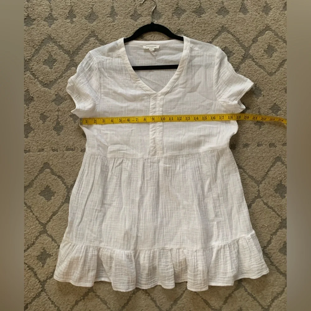 White V-Neck Short Sleeve Dress - Picture 9 of 10